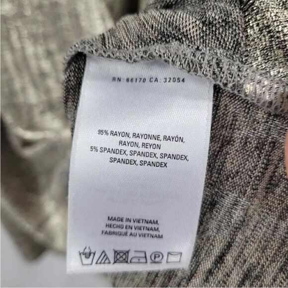 Akemi & Kin metallic top - Picture 6 of 9